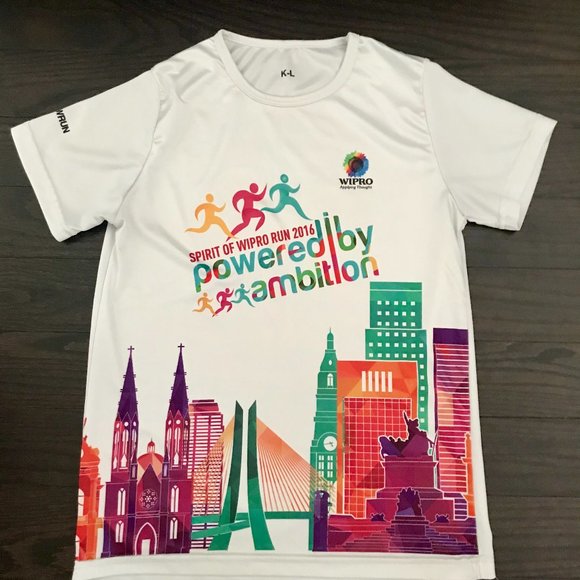 📣3 for $15📣 - Boys White Sweat Shirt - Picture 3 of 3